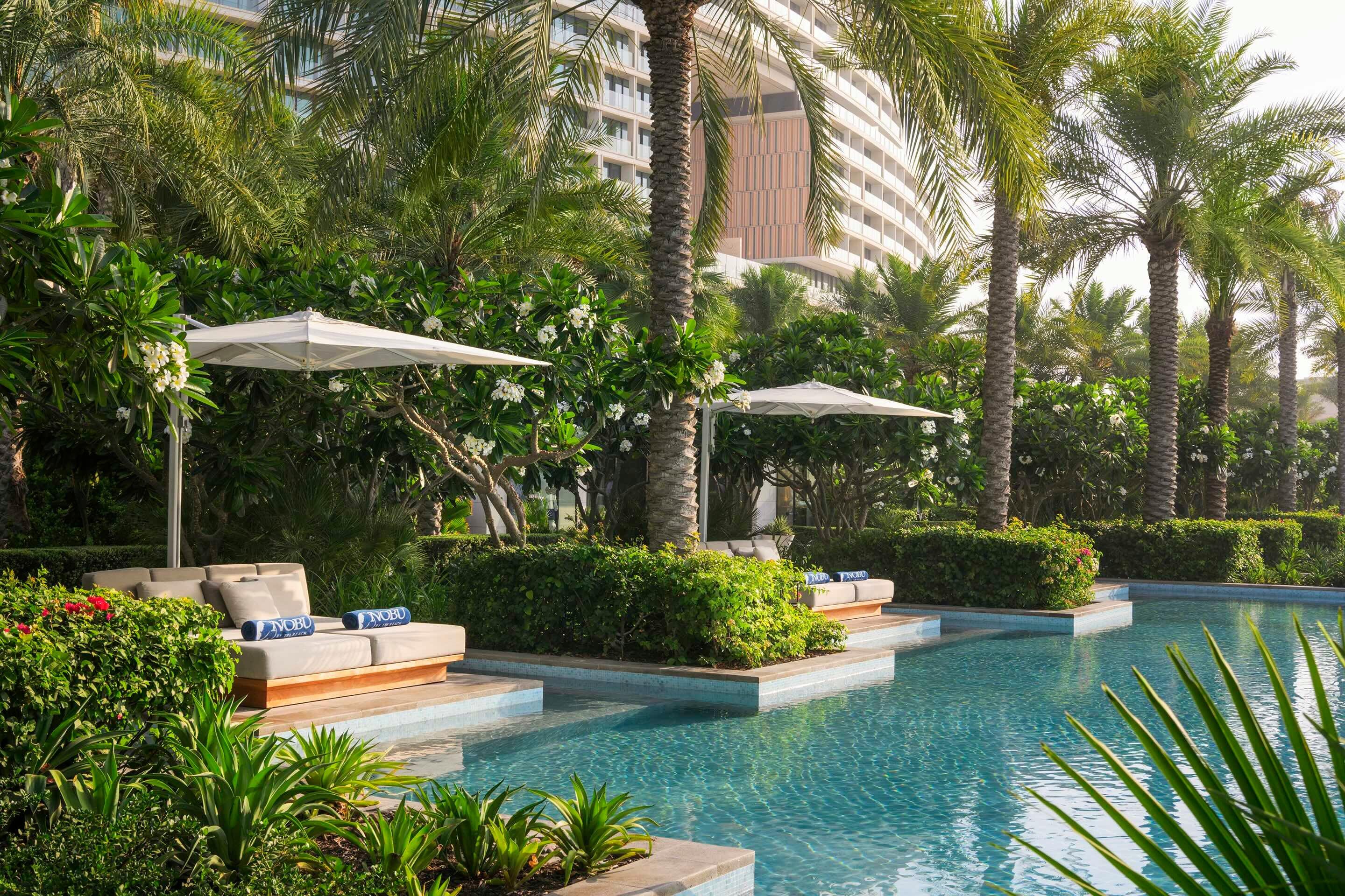 Beach Clubs & Pool Bars